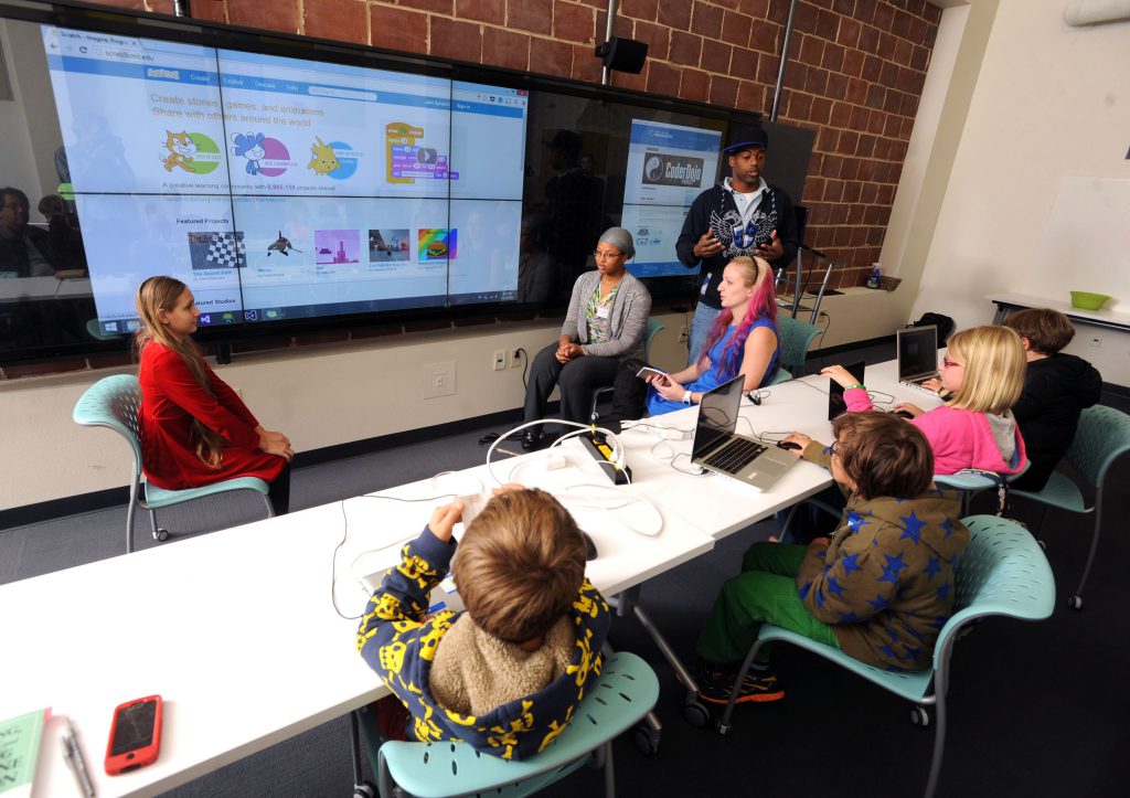 UWF Innovation Institute continues CoderDoJo movement and hosts ...
