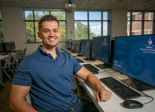 UWF engineering students develop software to improve military intelligence gathering